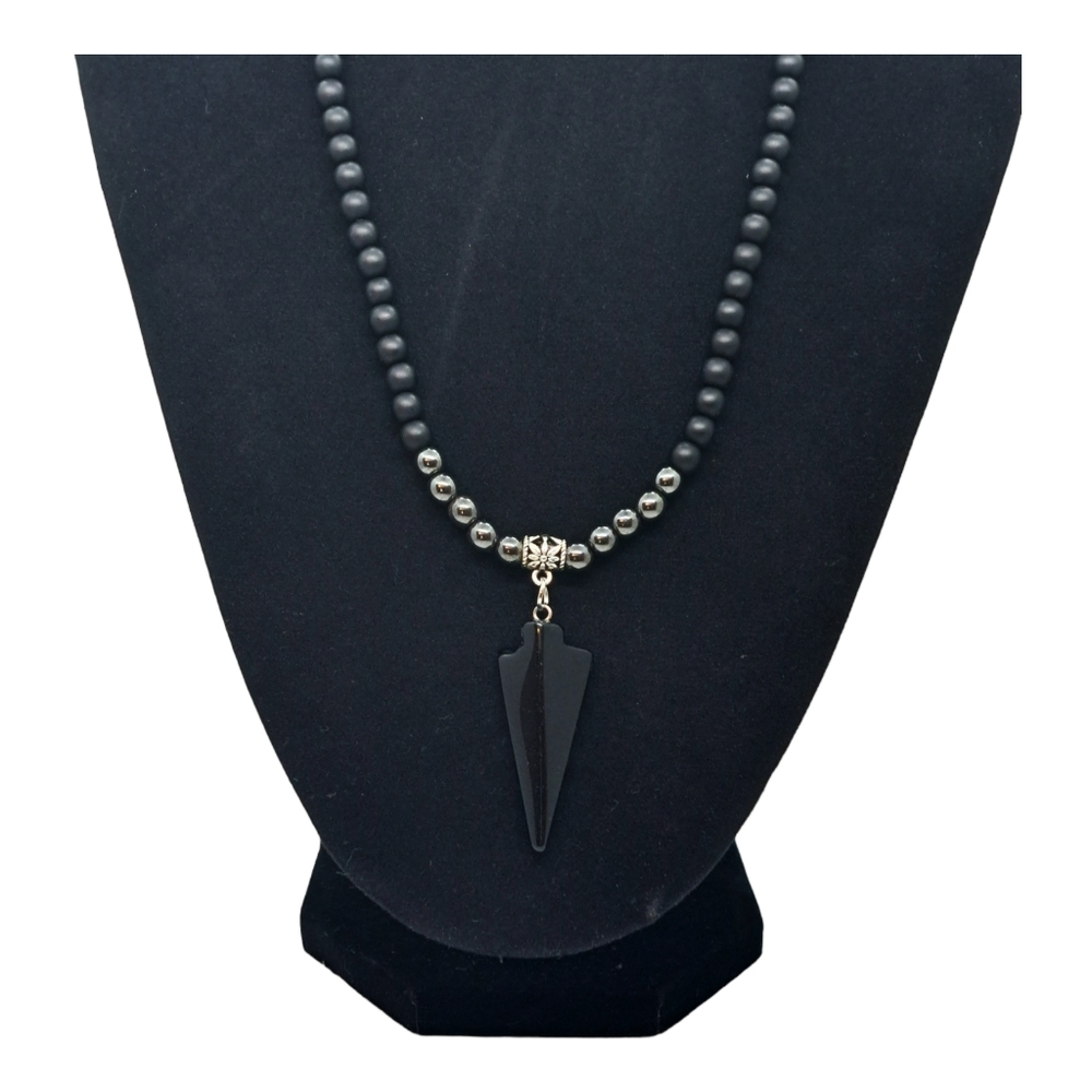 Retro arrowhead stone beaded necklace
